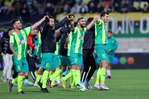 (ΒΙΝΤΕΟ kerkida) Ξέσπασμα με "όλε-όλε" στην ΑΡΕΝΑ 