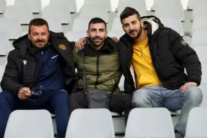 (Φωτορεπορτάζ) Ο κόσμος στο ΑΕΛ - Νέα Σαλαμίνα