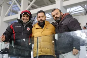 (Φωτορεπορτάζ) Ο κόσμος στο ΑΕΛ - Νέα Σαλαμίνα