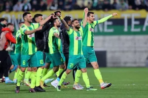 (ΒΙΝΤΕΟ kerkida) Ξέσπασμα με "όλε-όλε" στην ΑΡΕΝΑ 