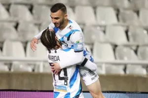 Άλλη κλάση, Νο1!