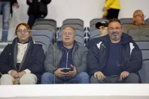 (Φωτορεπορτάζ) Ο κόσμος στο ΑΕΛ - Νέα Σαλαμίνα