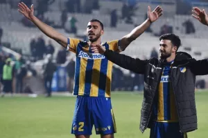 (Φώτος & Βίντεο) Ξέσπασμα κόσμου και παικτών - Πάρτι στο πέταλο από τους "Πορτοκαλί"