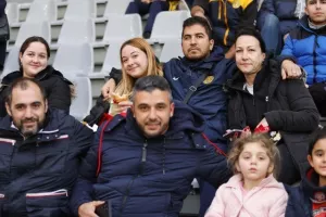 (Φωτορεπορτάζ) Ο κόσμος στο ΑΕΛ - Νέα Σαλαμίνα