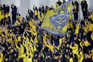 (Φωτορεπορτάζ) Ο κόσμος στο ΑΕΛ - Νέα Σαλαμίνα