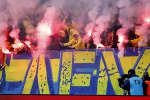 (Φωτορεπορτάζ) Ο κόσμος στο ΑΕΛ - Νέα Σαλαμίνα