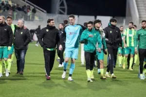 (ΒΙΝΤΕΟ kerkida) Ξέσπασμα με "όλε-όλε" στην ΑΡΕΝΑ 