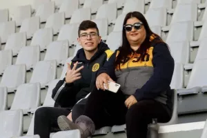 (Φωτορεπορτάζ) Ο κόσμος στο ΑΕΛ - Νέα Σαλαμίνα