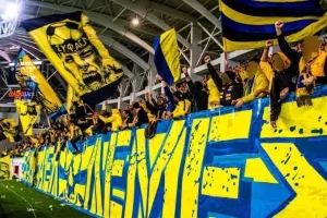 Θύρα 3: "Προσπαθούσαν να ψαρέψουν ψήφους..."/"Γενικός ξεσηκωμός" 