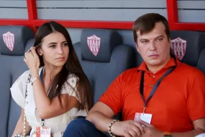 Γιορτάζει... ο Dmitriy!