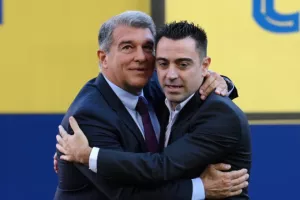 Λαπόρτα: «Πρέπει να ανανεώσει ο Τσάβι»