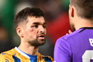 Με... μαυρισμένο και πρησμένο μάτι ο Σούσιτς