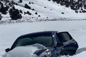 Εγκλωβίστηκε σε χιονοθύελλα για μια εβδομάδα – Επιβίωσε τρώγοντας κρουασάν και καραμέλες