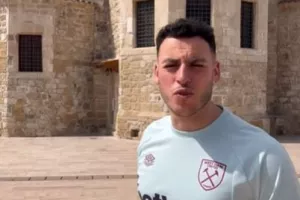 2,5 εκ. followers της West Ham γνώρισαν την Λάρνακα και έμαθαν το κλέφτικο και τον τταβά!