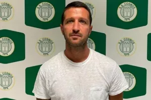 Στα 40 του κάνει ντεμπούτο με την Εθνική!