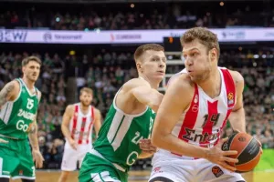 «Ερυθρόλευκη» μηχανή με MVP Βεζένκοβ!