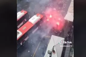 "Πόλεμος" στους δρόμους της Νάπολι ανάμεσα σε Γερμανούς χούλιγκαν και αστυνομία! (βίντεο)