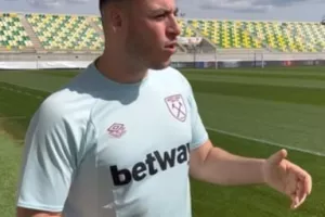 2,5 εκ. followers της West Ham γνώρισαν την Λάρνακα και έμαθαν το κλέφτικο και τον τταβά!