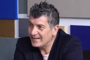 Τάσο πήρες... κίτρινη κάρτα!