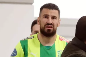 Από την κερκίδα