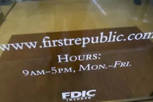 Έντεκα τράπεζες των ΗΠΑ στηρίζουν με 30 δισ. τη First Republic Bank