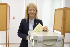 Η... κάλπη έβγαλε Αννίτα-Νέα πρόεδρος ΔΗΣΥ 