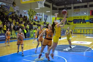 Aναγέννηση - ΑΕΛ: "Διπλό" και... ένα βήμα πριν τον τίτλο