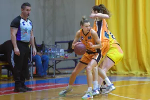 ΑΕΛ - Αναγέννηση: "Βάφτηκε" γαλαζοκίτρινος ο 1ος τελικός (βίντεο/φώτος)