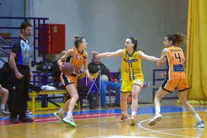ΑΕΛ - Αναγέννηση: "Βάφτηκε" γαλαζοκίτρινος ο 1ος τελικός (βίντεο/φώτος)