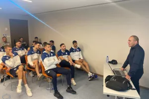 Μάθημα... στους διεθνείς