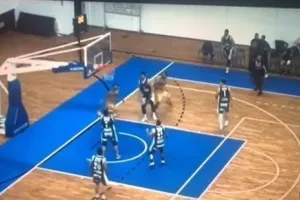 Το buzzer beater και η... "έκρηξη" (βίντεο)