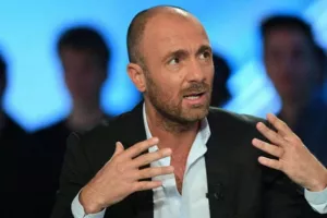 Ντουγκαρί για Μέσι: «Είναι εδώ για τις φανέλες ή για την απόδοσή του;»
