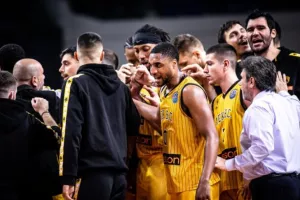 Η Χάποελ είχε... κυκλωθεί απ' όλους στην ΑΕΚ