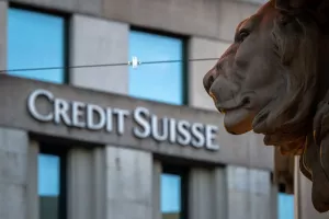 Credit Suisse: Συνεχίζεται το θρίλερ -Οι μέτοχοι απέρριψαν την πρόταση της UBS