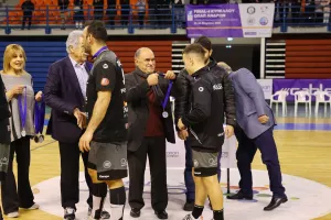 Ο Πρόεδρος του ΚΟΑ απένειμε τον τίτλο στον τελικό Κυπέλλου Χάντμπολ