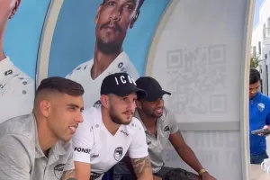 Μοίρασαν αυτόγραφα και χαμόγελα στην πλατεία!