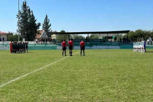 (Ομόνοια-Ολυμπιακός) Τίμησαν την μνήμη των θυμάτων στα Τέμπη