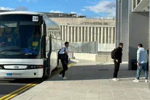 Η άφιξη της ΑΕΛ (φώτος)