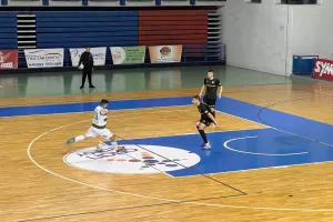 Ομόνοια - ΑΕΛ: ΠΡΩΤΑΘΛΗΤΡΙΑ με... "εξάρα"