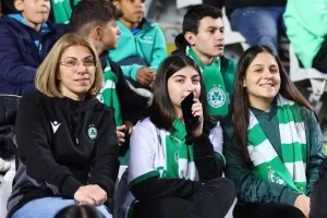 Ανάρτηση Ομόνοιας: "Ποιος είναι ο λόγος για να ζω χωρίς τον πράσινο λαό" (Φώτος)