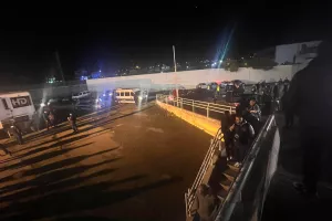 (Φώτος) Η Αστυνομία μπροστά από το βαν του VAR