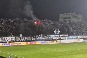 ΜΑΧΗΤΕΣ με μαύρα καπνογόνα/ "Ράγες που ποτίστηκαν με αίμα""