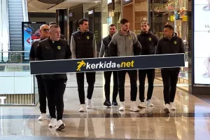 (ΦΩΤΟΣ/Λονδίνο) Βόλτα και χαλάρωση για τους ποδοσφαιριστές της ΑΕΚ 