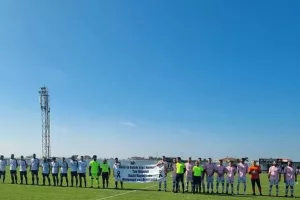 "Απλά χειροκροτείστε τους"