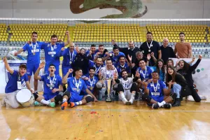 Ο Κολομβιανός κόουτς της ΑΕ Καραβά – Λάμπουσα μένει και τη νέα σεζόν