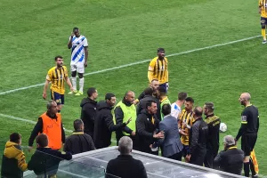 Έντονος Γιανέφσκι και... κίτρινη κάρτα 
