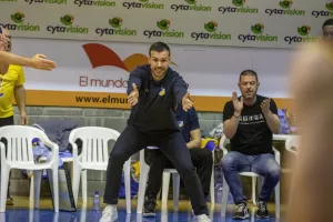 ΑΠΟΕΛ - Κεραυνός: Ματσάρα και... Στροβολιώτικη πρόκριση!  (φώτος)