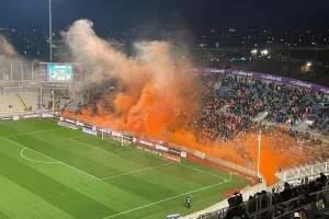 (BINΤΕΟ Kerkida/φώτος) Πορτοκαλί... σύννεφο και καθυστέρηση 
