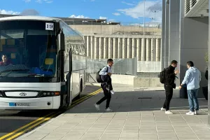 Η άφιξη της ΑΕΛ (φώτος)