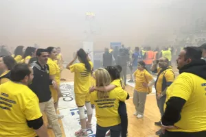Πάρτι με τους ΑΕΛίστες οι πρωταθλήτριες! (βίντεο/φώτος)